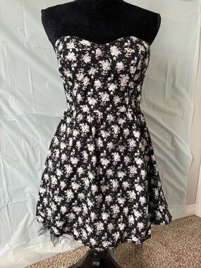 Papaya Strapless Black Floral Fit & Flare Tulle Dress